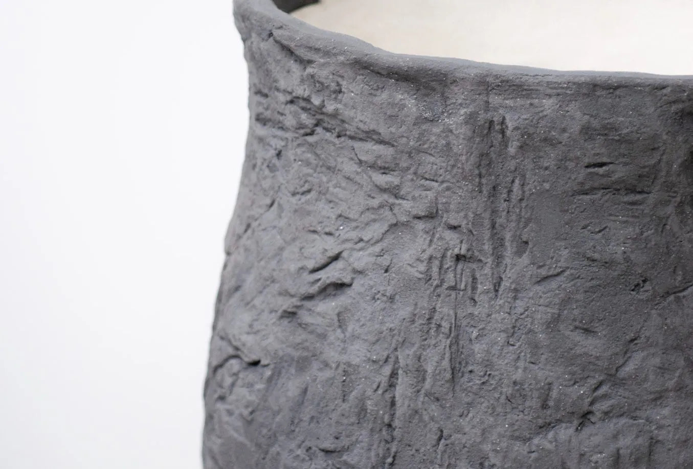 Elisabet 13 designová nádoba inspirovaná antikou detail struktury